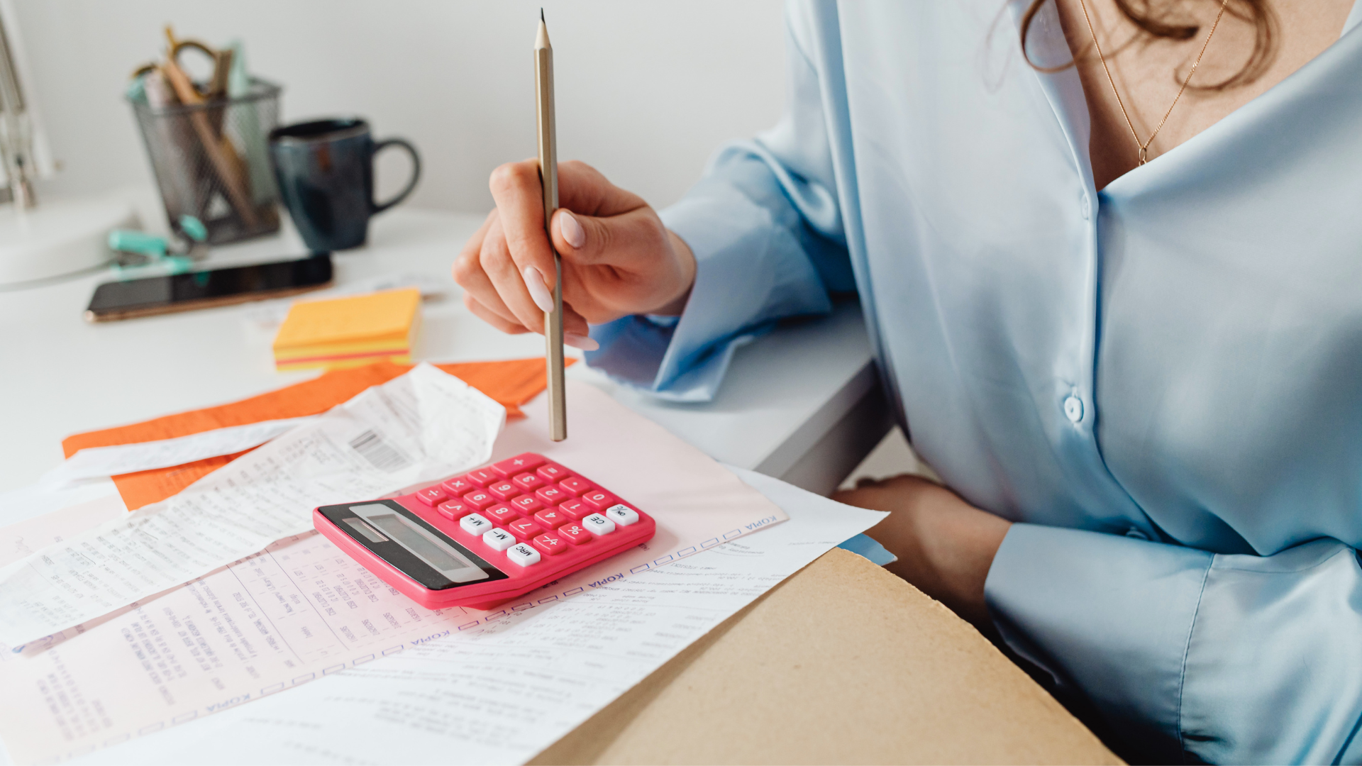 An image of a CPA in Etobicoke who looks after owner managed businesses in Etobicoke.